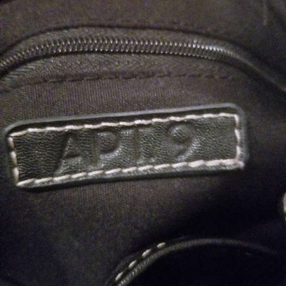 Apt. 9 Hobo Purse - Picture 7 of 9